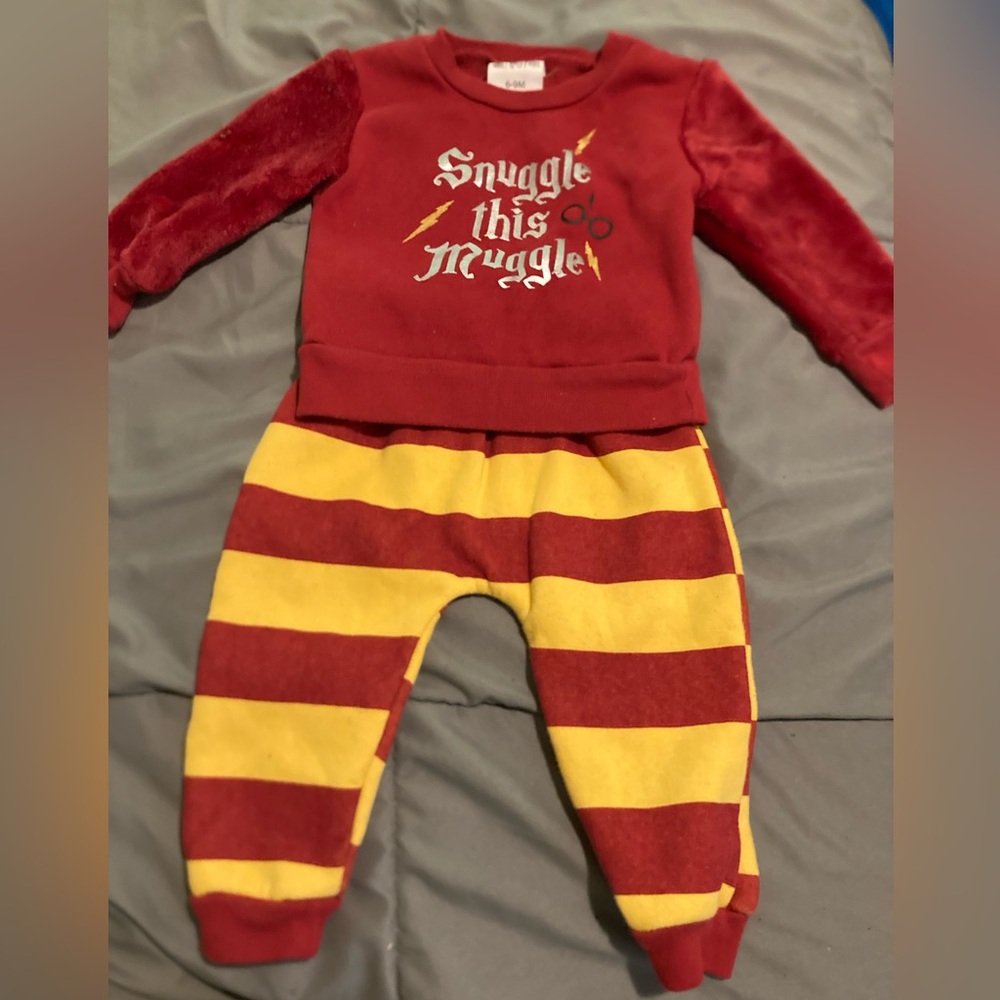 Baby Harry Potter Gryffindor sweatsuit size 6-9months